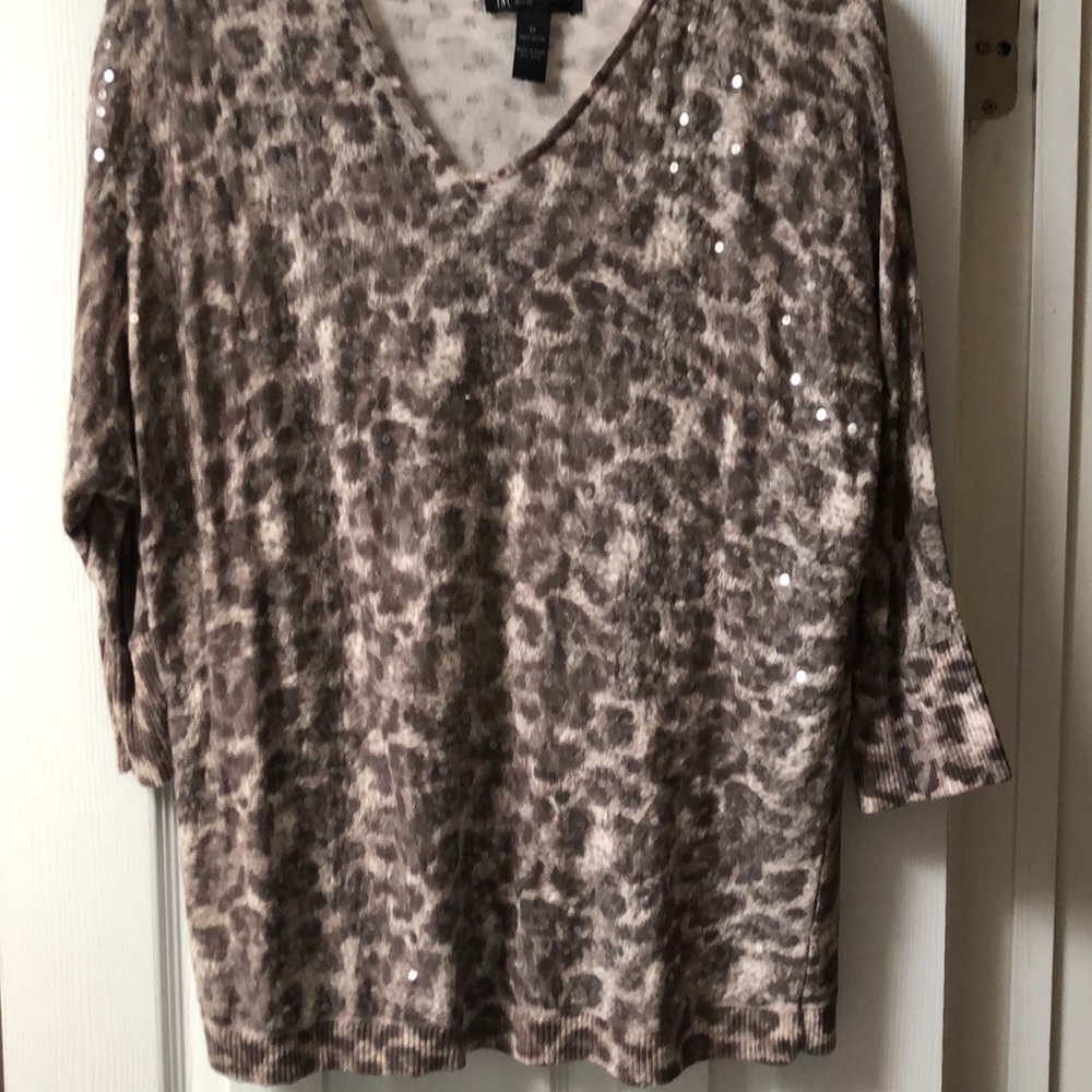 Sweater - Picture 4 of 5